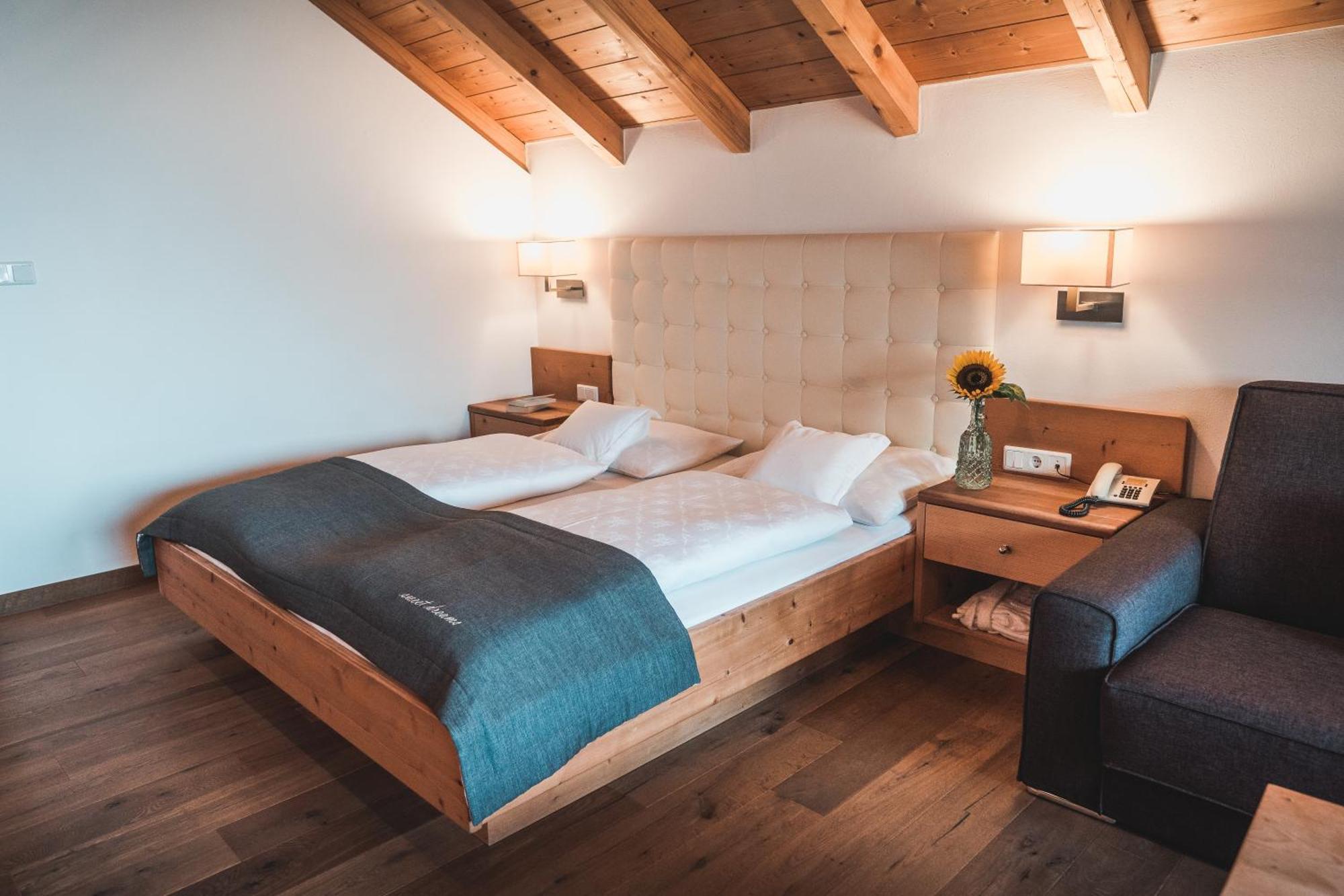 Small Hotel Sonne Tirolo Extérieur photo