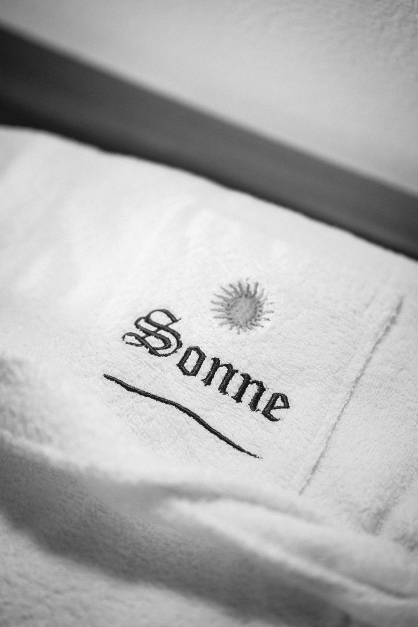 Small Hotel Sonne Tirolo Extérieur photo